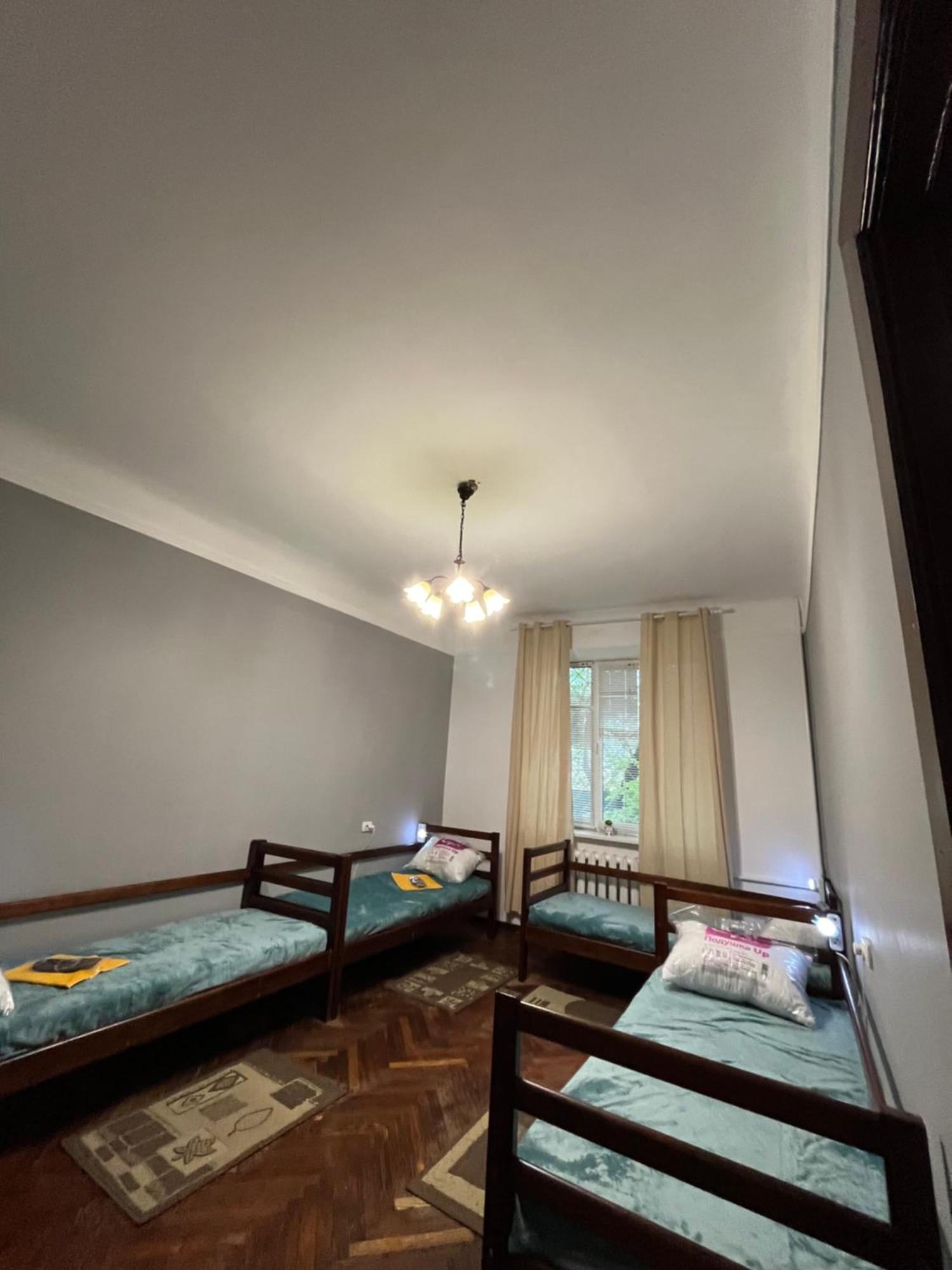 Ararat-Klovskaya Hostel-Apartments Kiev Екстер'єр фото